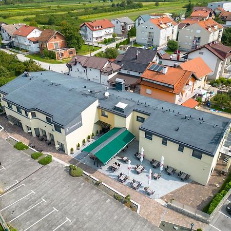 Hotel Santiny Sveta Nedjelja  Exteriör bild